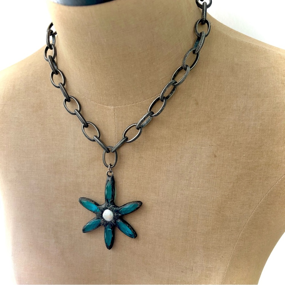 NWT Designer BOHO Style Flower Necklace